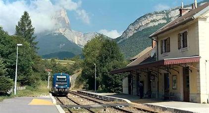 遥远的街区,时光流转中的城市记忆